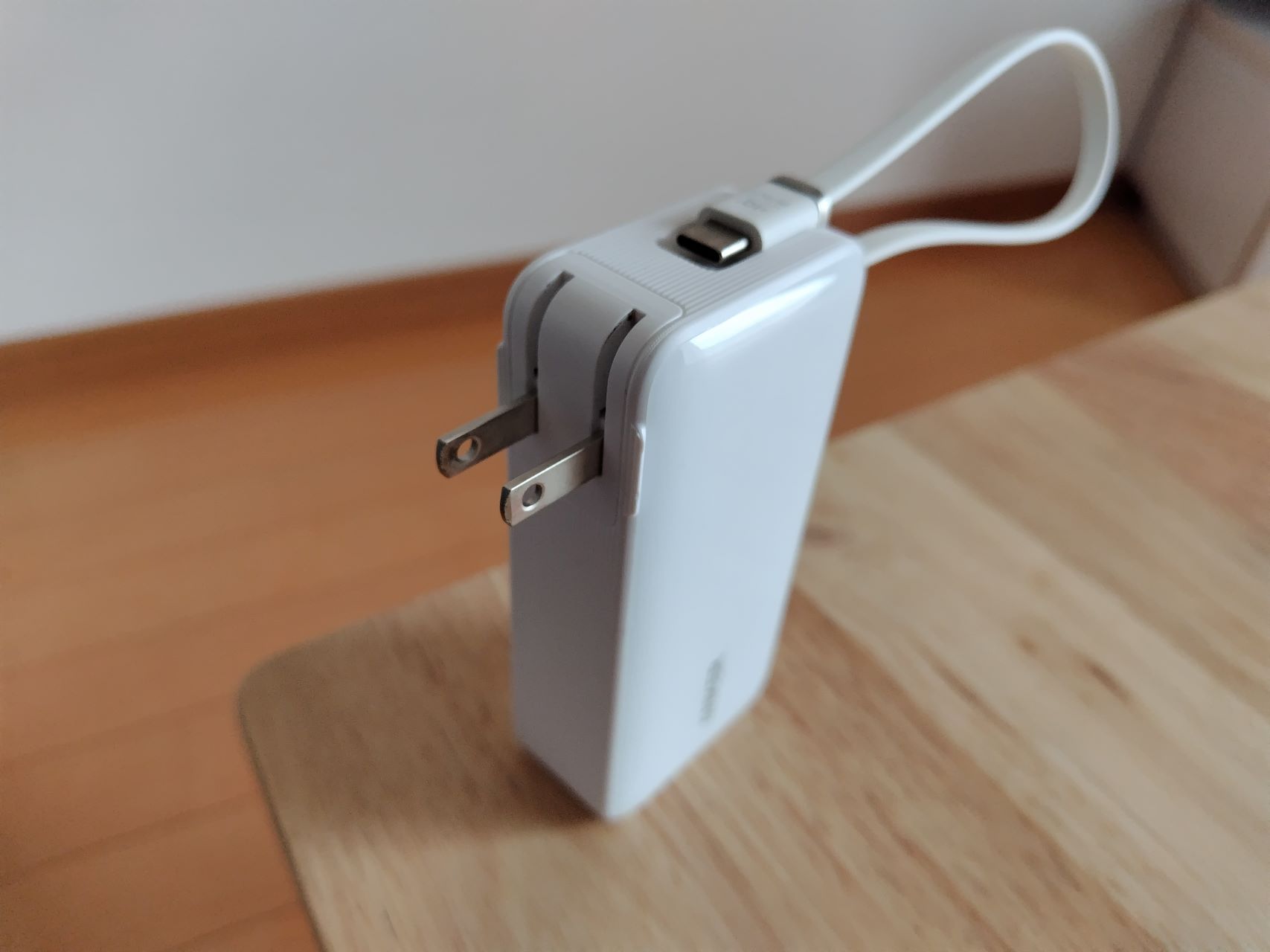 アンカーのモバイルバッテリー（コンセントプラグ）