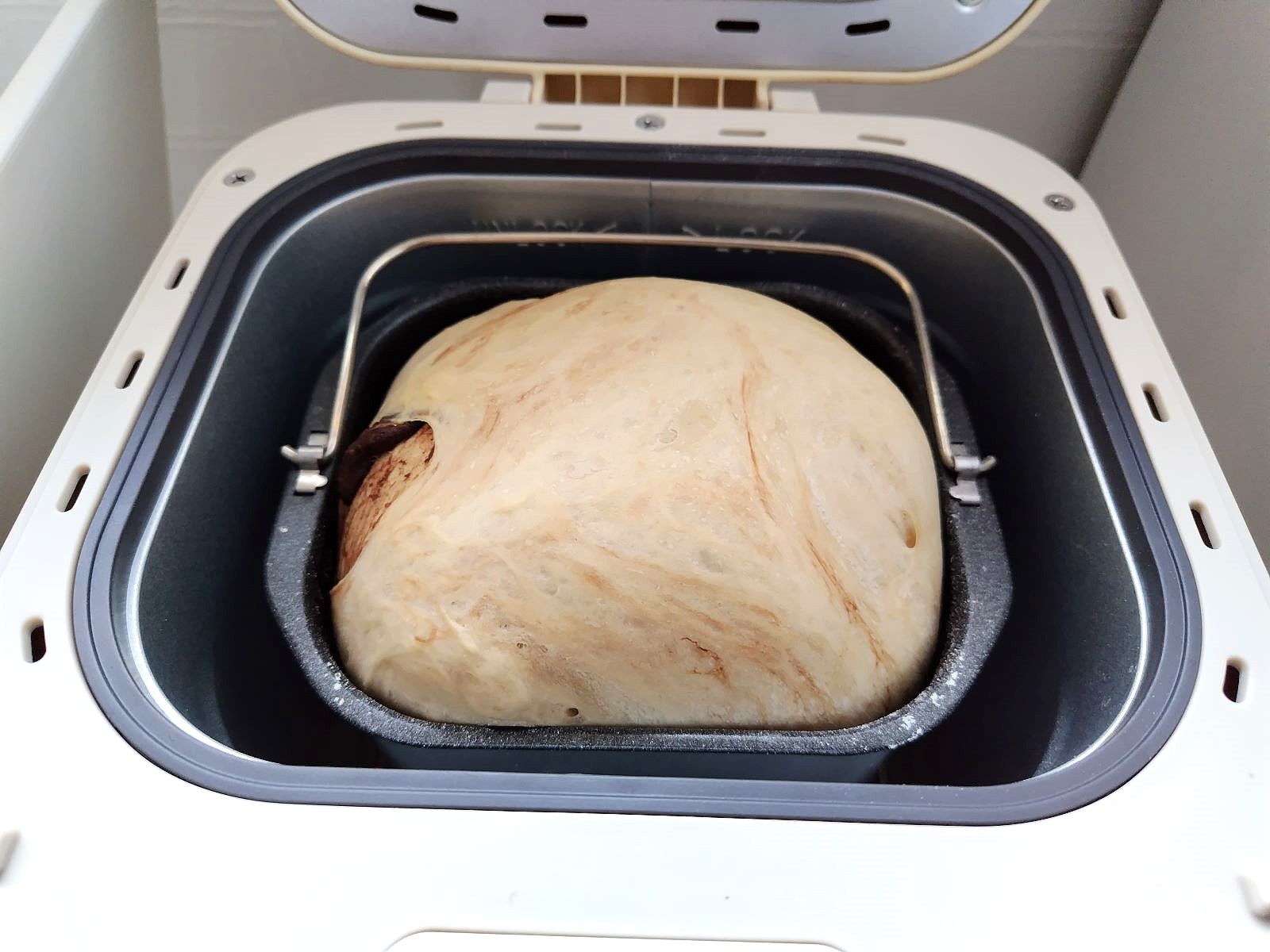 パンの焼きあがり前