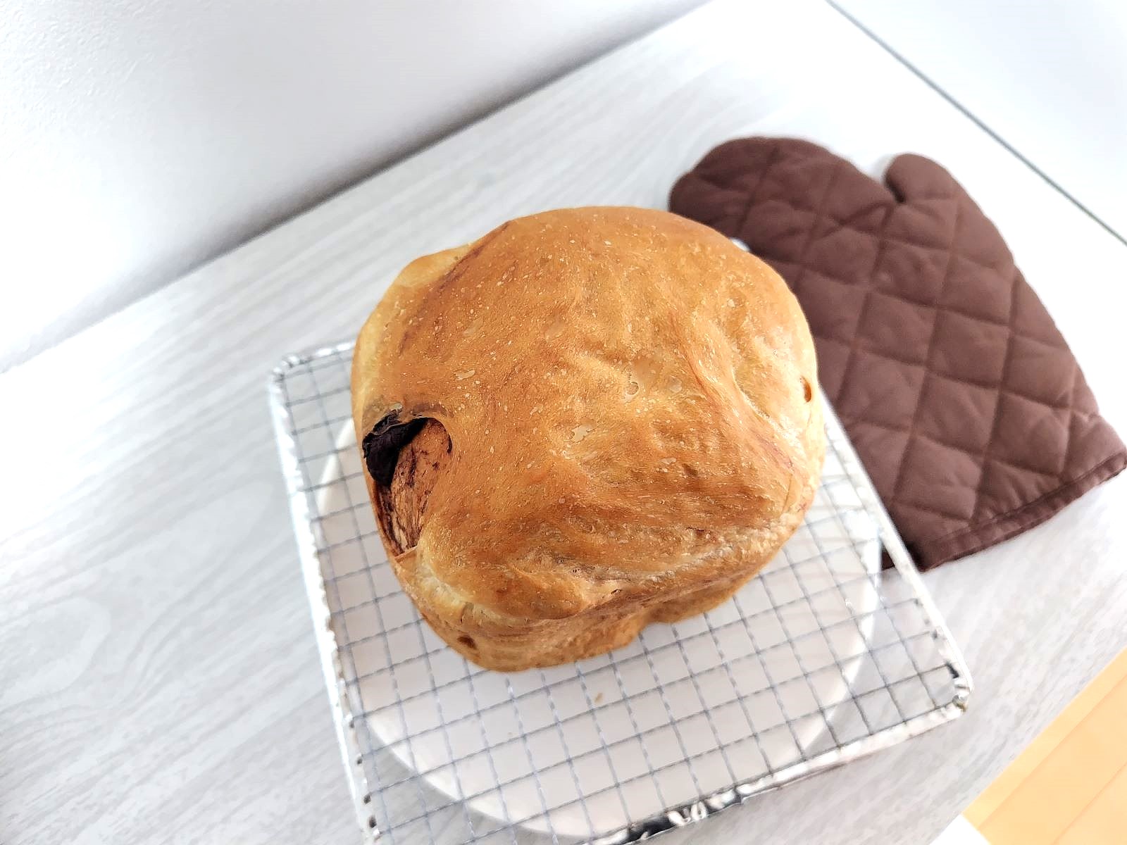パンの上から