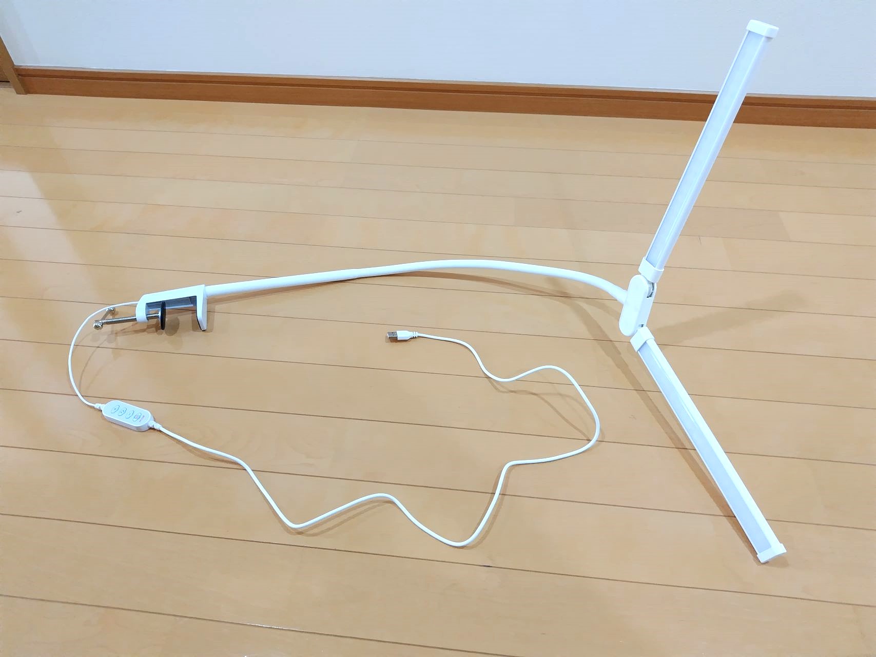 デスクライト全体
