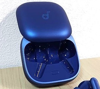 充電ケースの内側