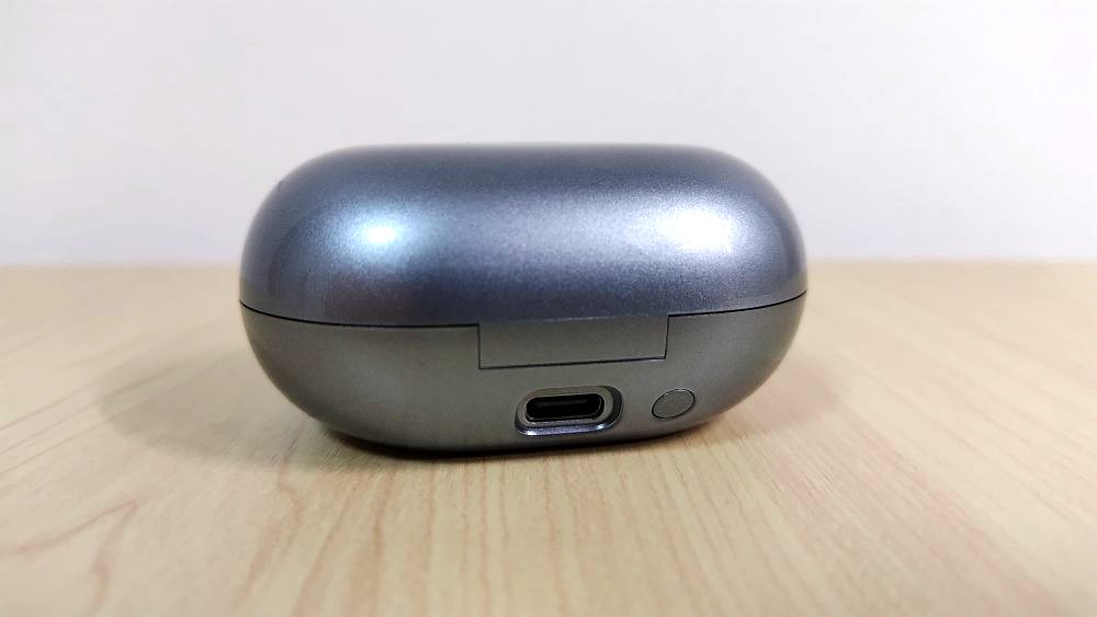 充電ケース裏側