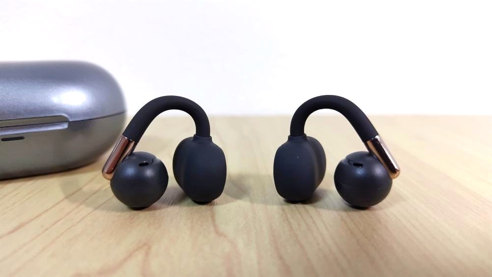 イヤーカフイヤホン2